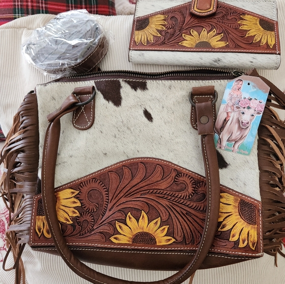 Avery By Southern Haute Brown and White Cowhide Purse with Sunflower Design - Picture 13 of 13